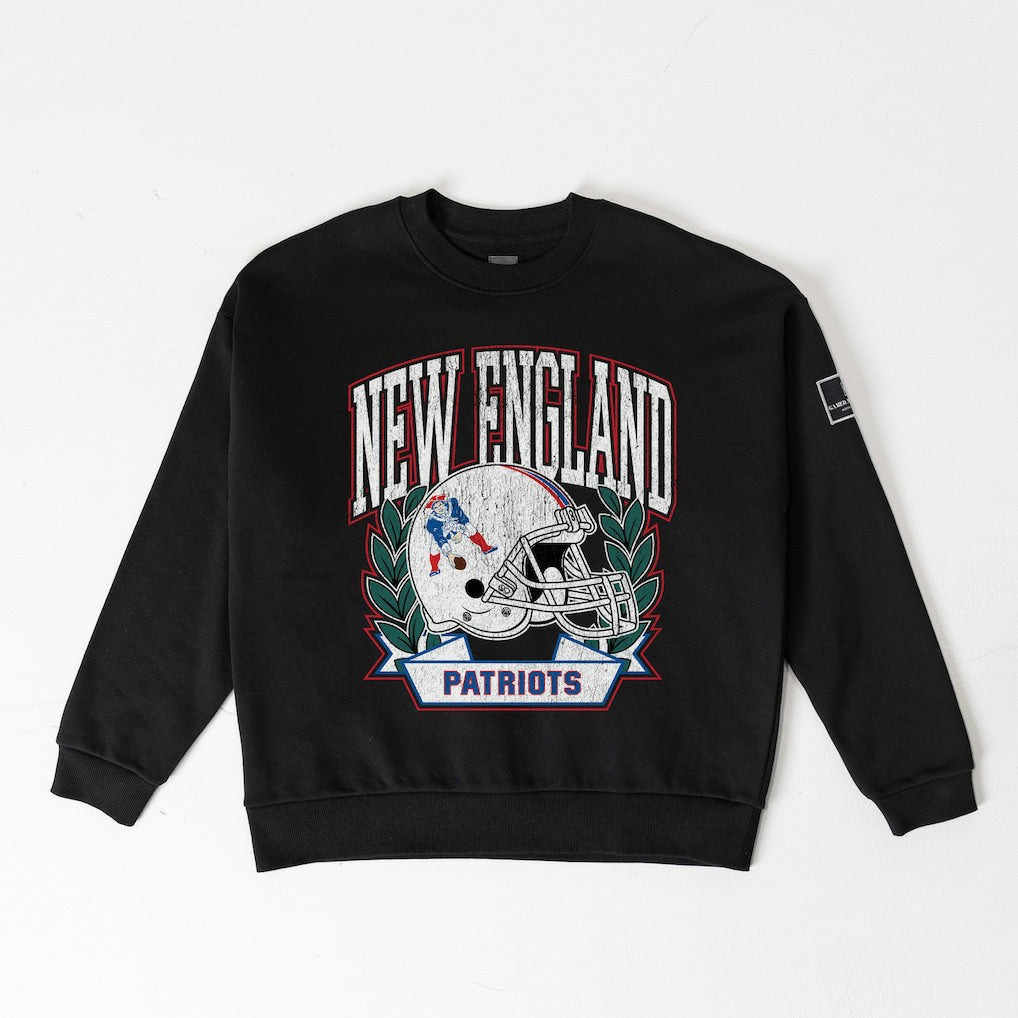New England Patriots Gameday Couture Women's Oversized Victory Lane Black Label Premium Fleece Sweatshirt - Black - NFL