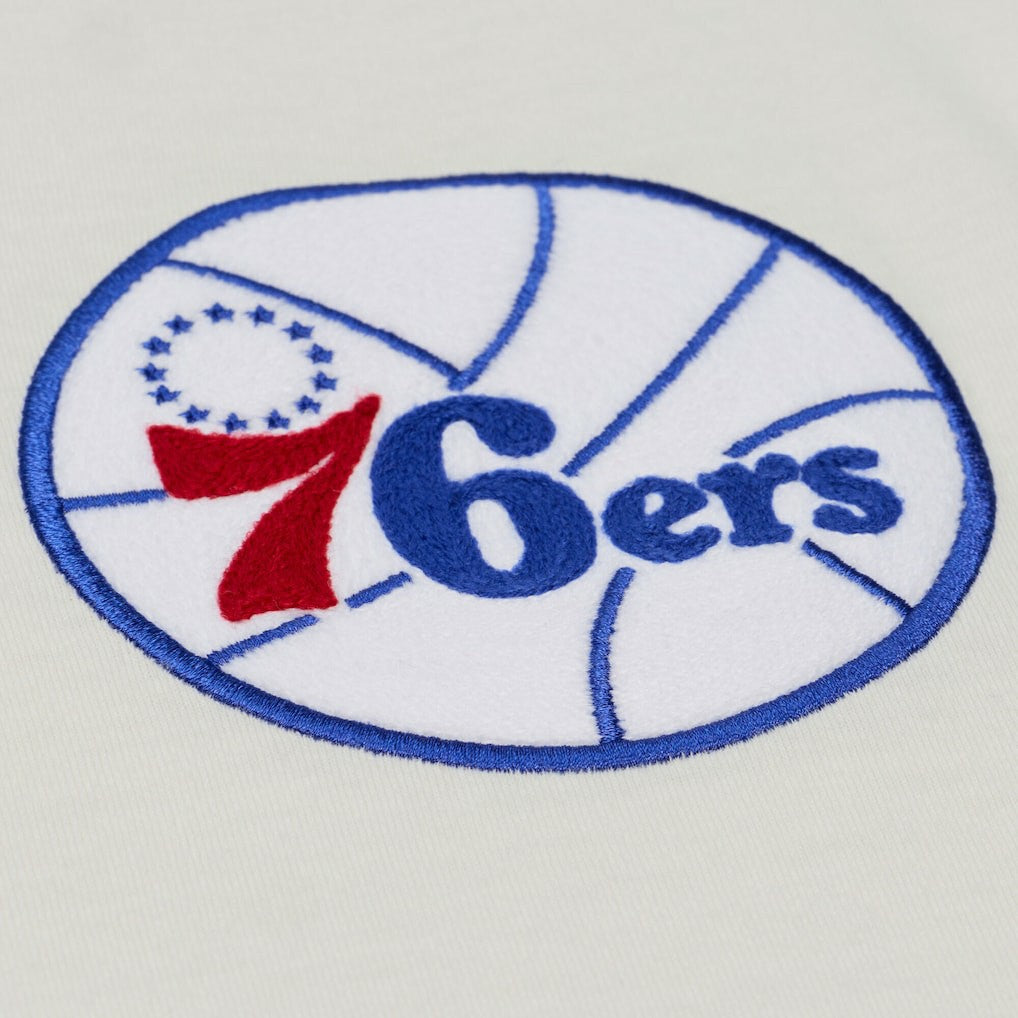 Mitchell & Ness Philadelphia 76ers Hardwood Classics Chainstitch Premium T-Shirt Cream