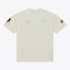 Mitchell & Ness Chicago Bulls Hardwood Classics Chainstitch Premium T-Shirt Cream