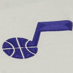 Mitchell & Ness Utah Jazz Hardwood Classics Chainstitch Premium T-Shirt Cream