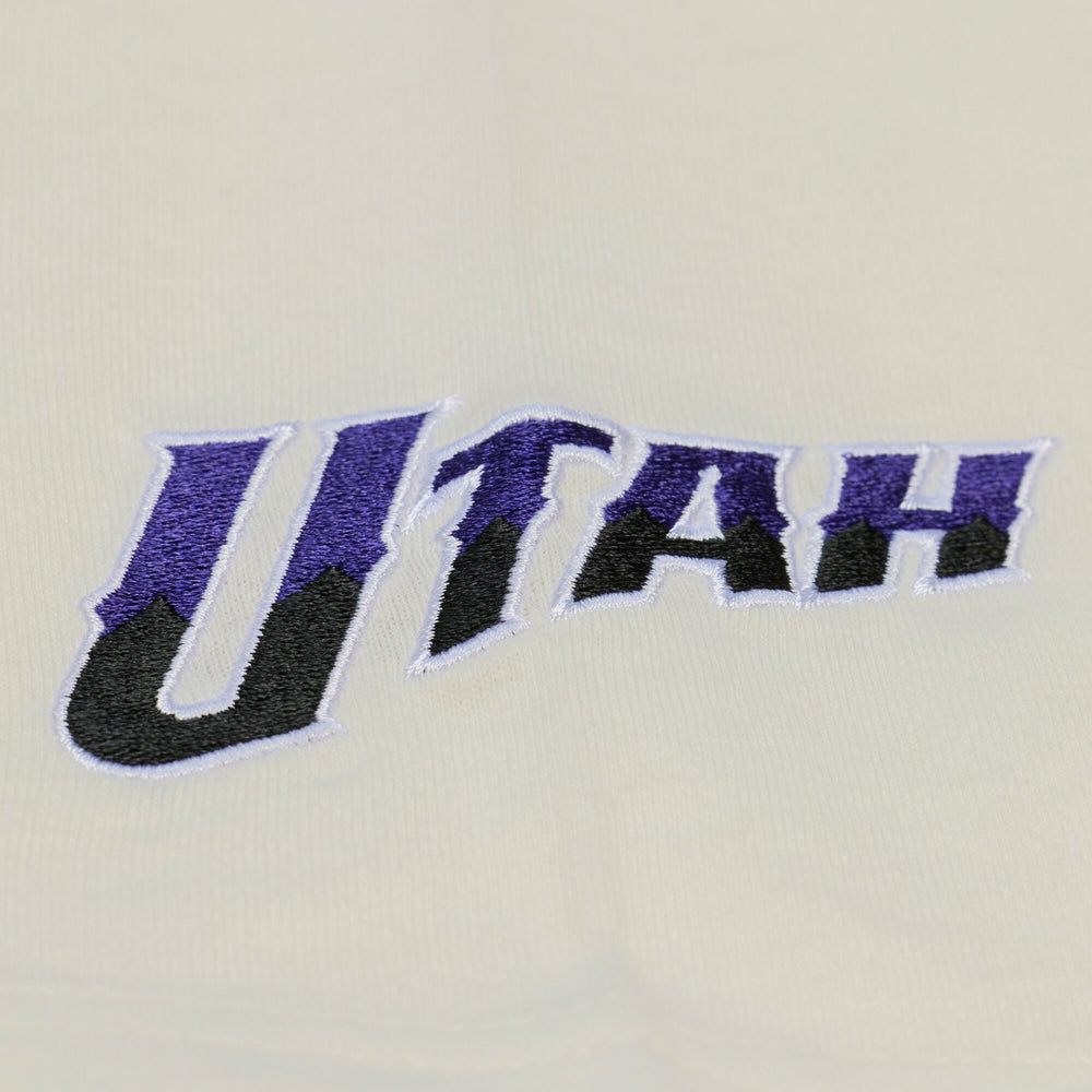 Mitchell & Ness Utah Jazz Hardwood Classics Chainstitch Premium T-Shirt Cream