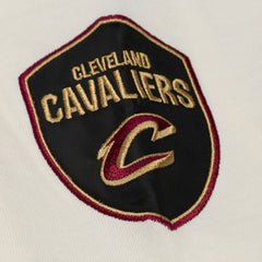 Mitchell & Ness Cleveland Cavaliers Hardwood Classics Chainstitch Premium T-Shirt Cream