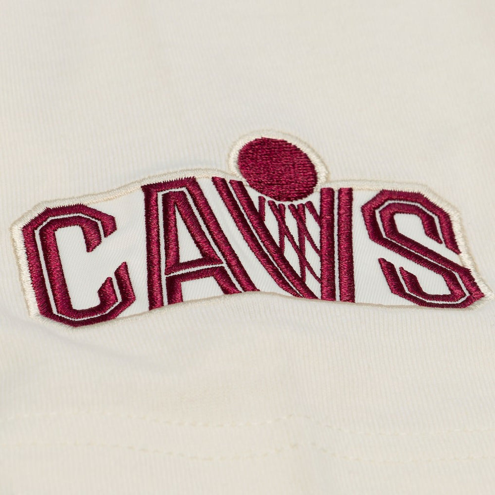 Mitchell & Ness Cleveland Cavaliers Hardwood Classics Chainstitch Premium T-Shirt Cream