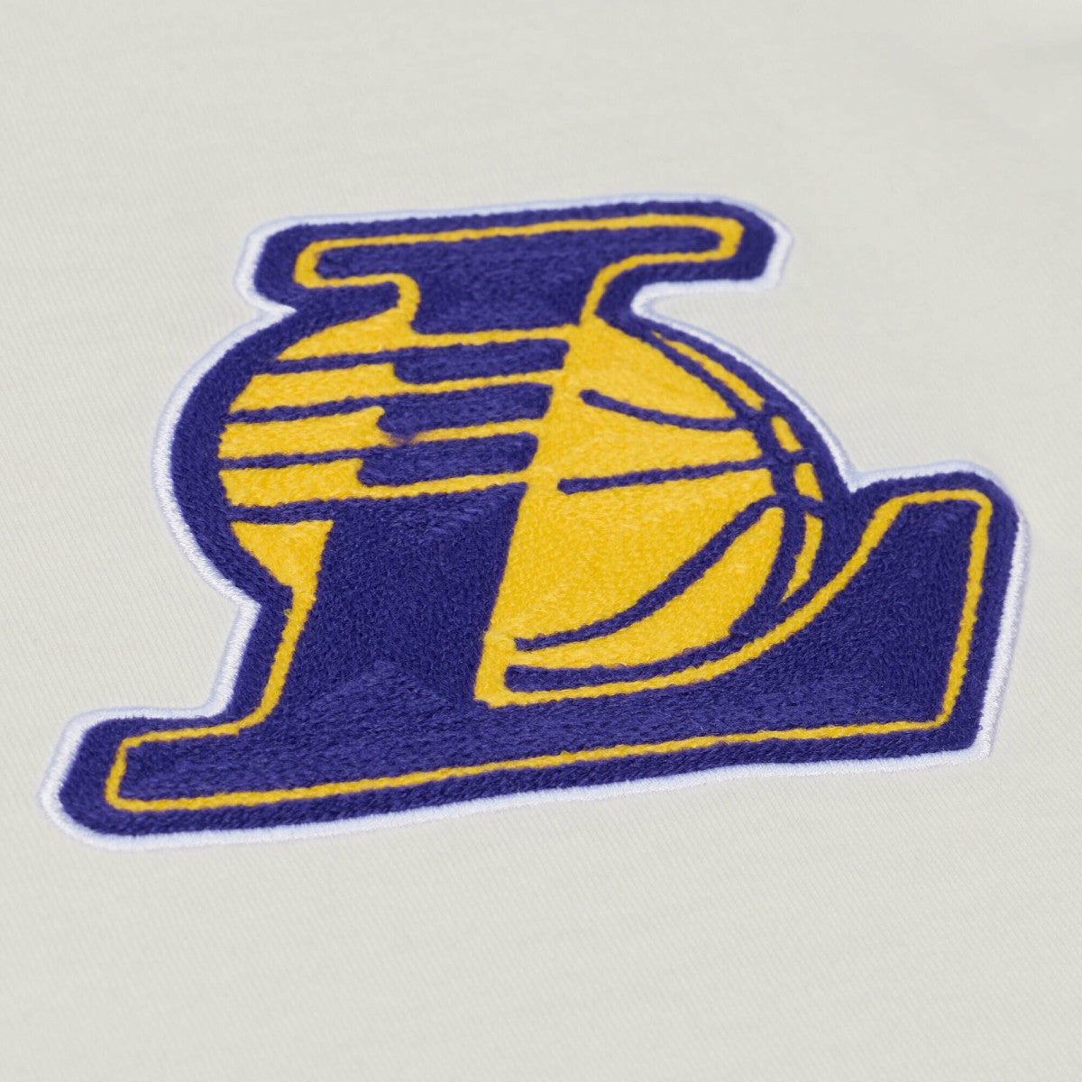 Mitchell & Ness Los Angeles Lakers Hardwood Classics Chainstitch Premium T-Shirt Cream