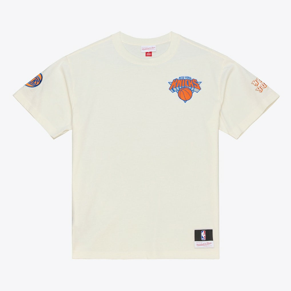 Mitchell & Ness New York Knicks Hardwood Classics Chainstitch Premium T-Shirt Cream