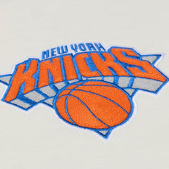 Mitchell & Ness New York Knicks Hardwood Classics Chainstitch Premium T-Shirt Cream