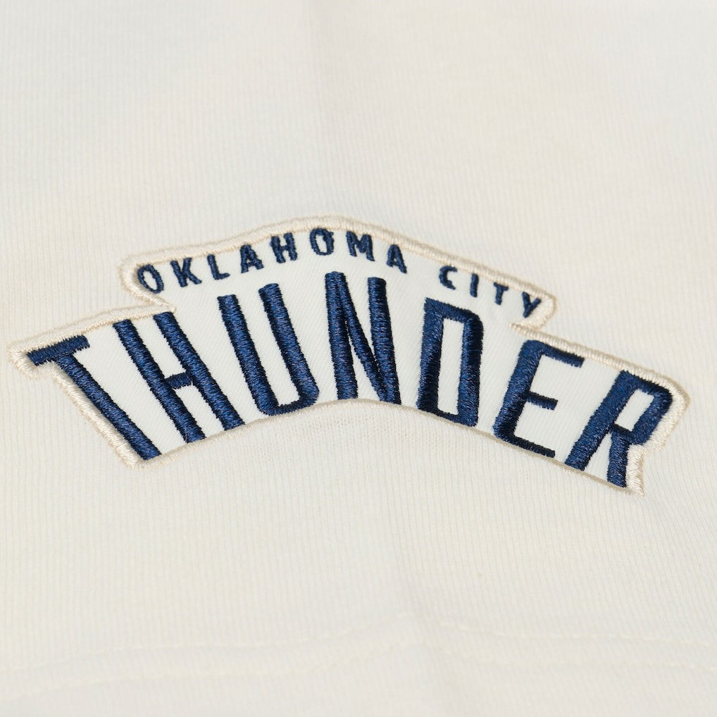 Mitchell & Ness Oklahoma City Thunder Hardwood Classics Chainstitch Premium T-Shirt Cream
