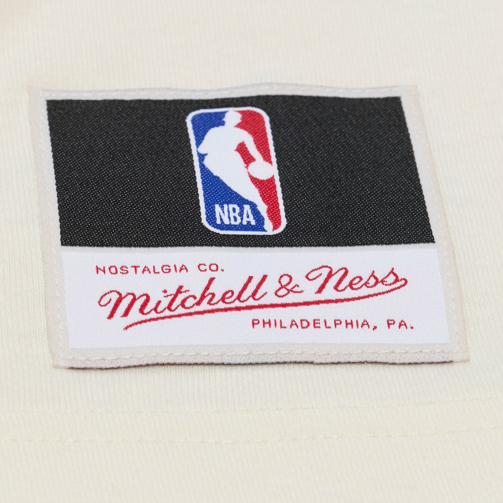 Mitchell & Ness Oklahoma City Thunder Hardwood Classics Chainstitch Premium T-Shirt Cream