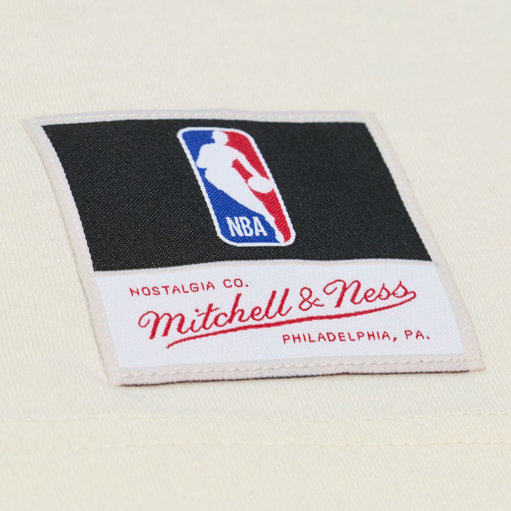 Mitchell & Ness Boston Celtics Hardwood Classics Chainstitch Premium T-Shirt Cream