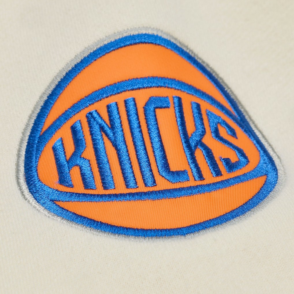 Mitchell & Ness New York Knicks Hardwood Classics Chainstitch Premium Fleece Hoodie Cream