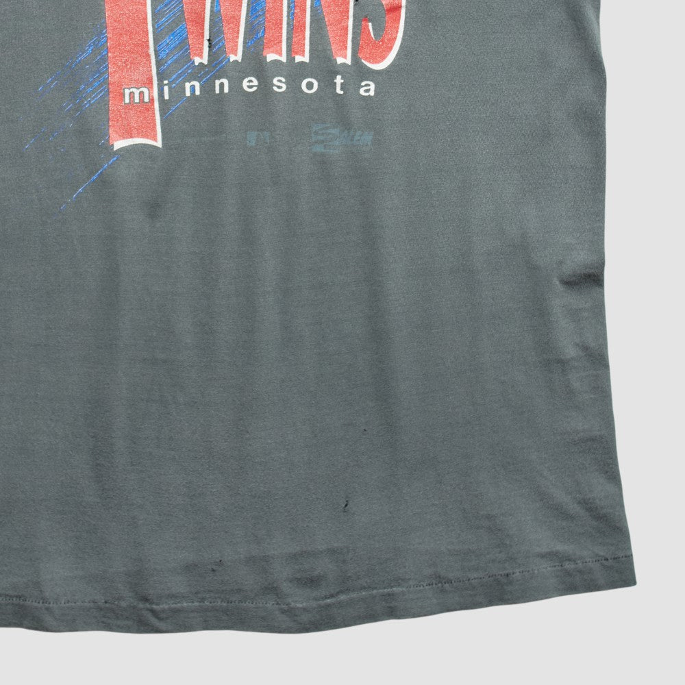 Minnesota Twins Salem 90s T-shirt Near Me