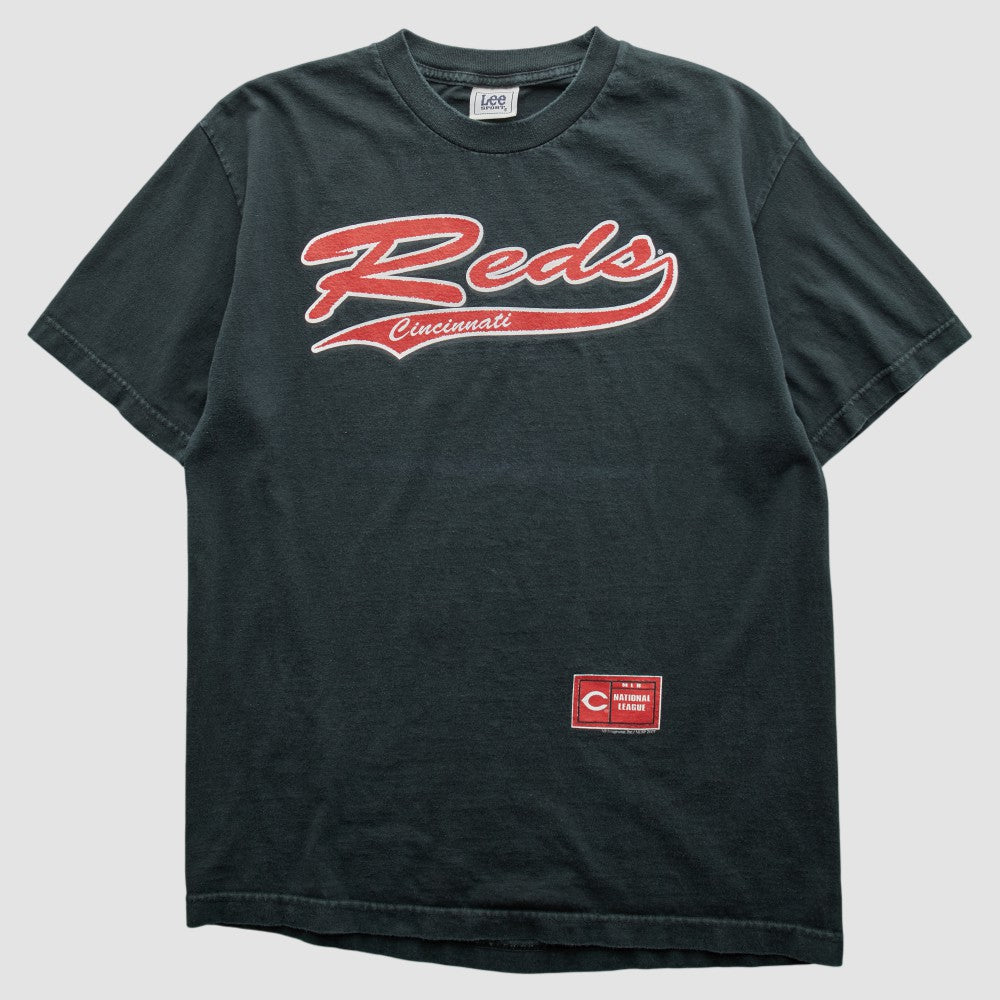 Cincinnati Reds Lee Apparel 2000s T-shirt Near Me