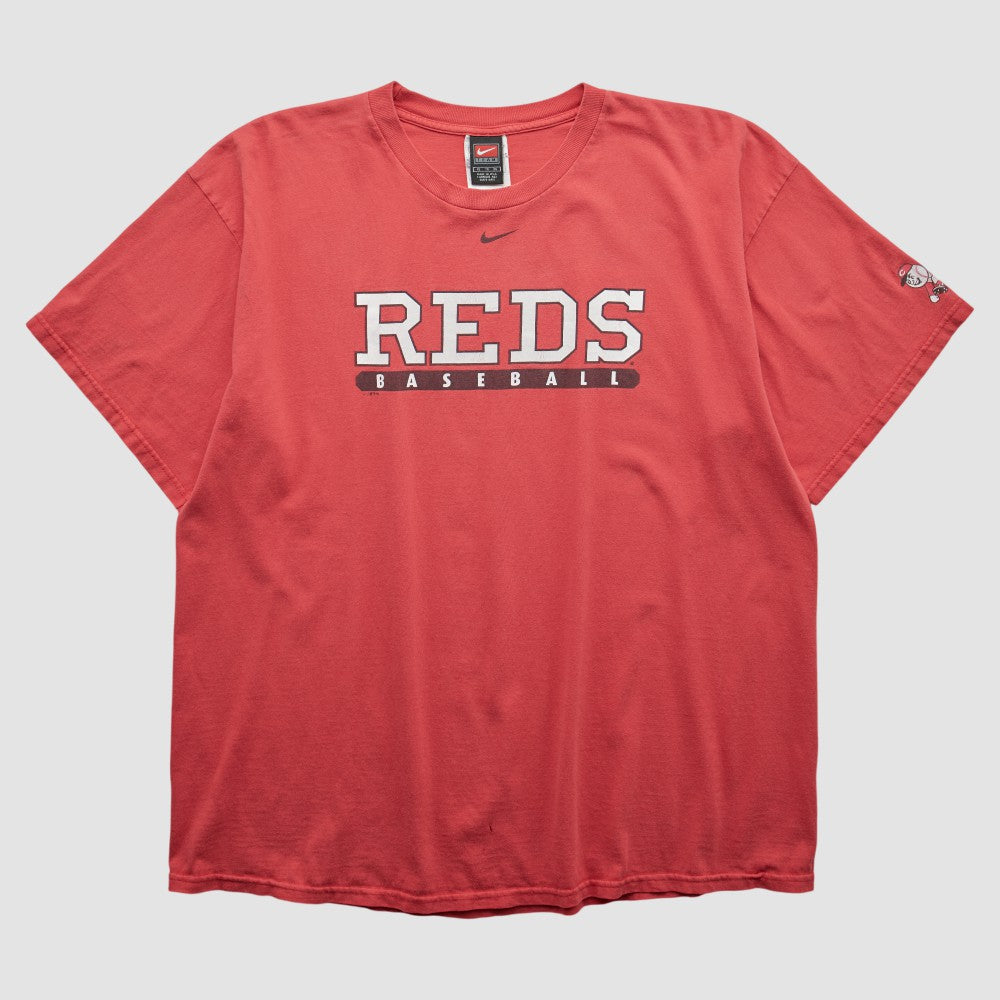 Cincinnati Reds Nike 2000s T-shirt Near Me