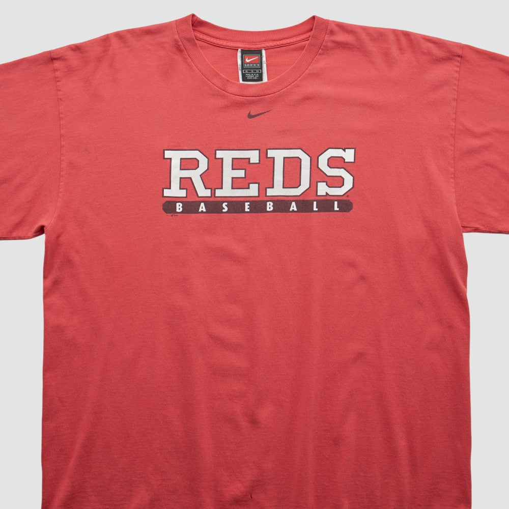 Cincinnati Reds Nike 2000s T-shirt Near Me