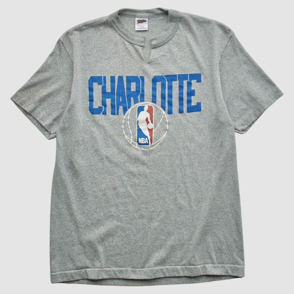 Vintage Charlotte Hornets Trench 90s T-shirt Heather Gray