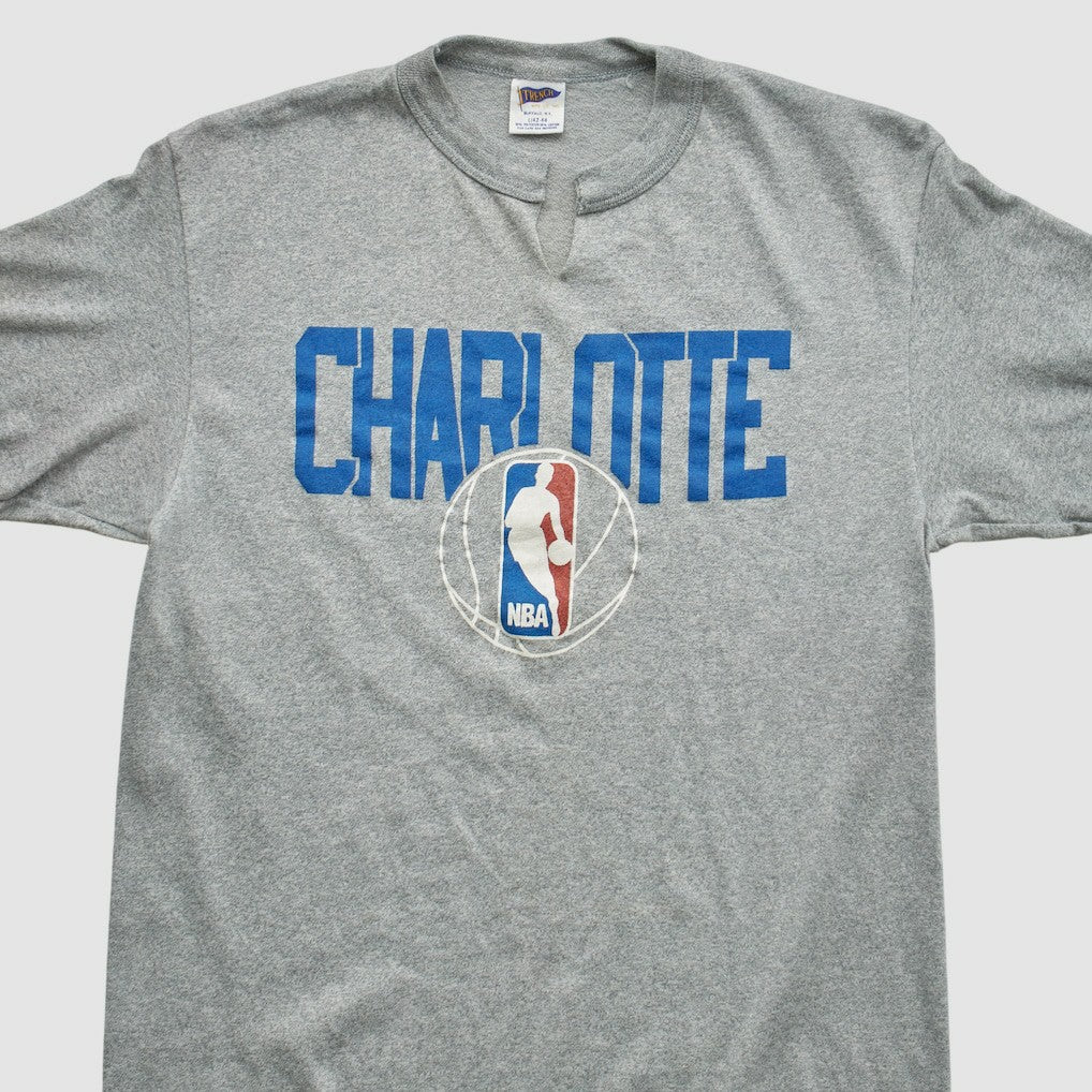 Vintage Charlotte Hornets Trench 90s T-shirt Heather Gray