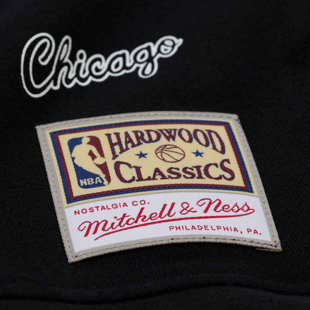 Mitchell & Ness Chicago Bulls Women's Hardwood Classics Script Lightweight Sweatshirt Black