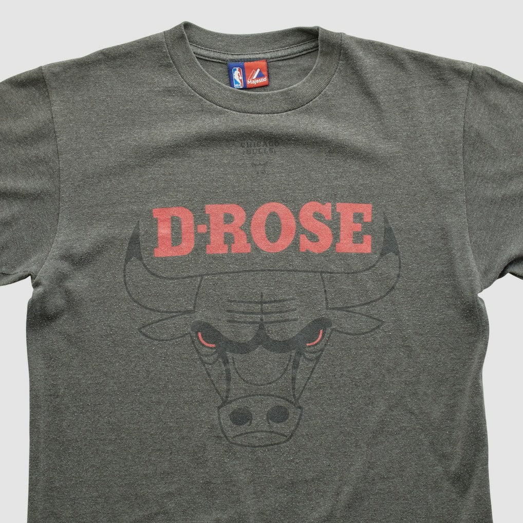 Vintage Chicago Bulls Majestic 2000s T-shirt Dark Heather Gray