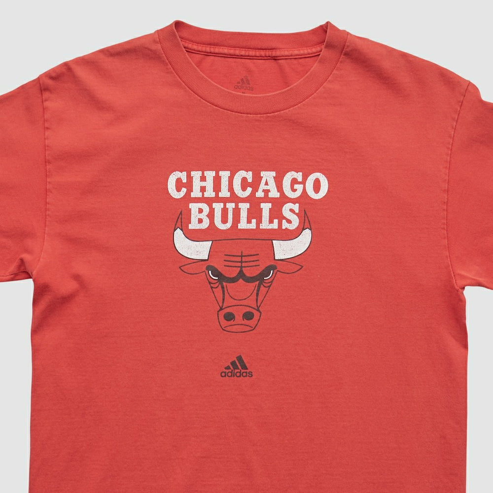 Adidas Chicago Bulls 2000s T-shirt Red Vintage