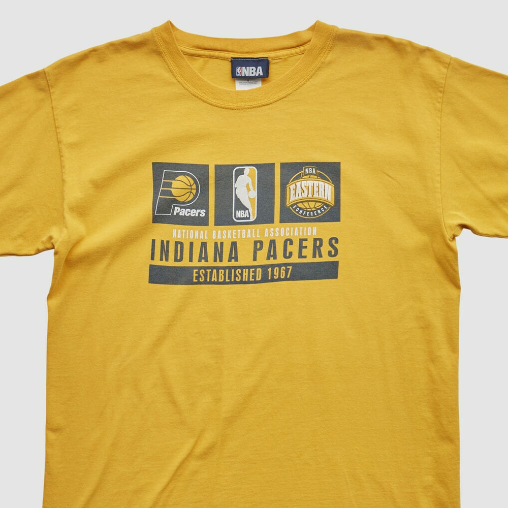 Vintage Indiana Pacers NBA 2000s T-shirt Yellow