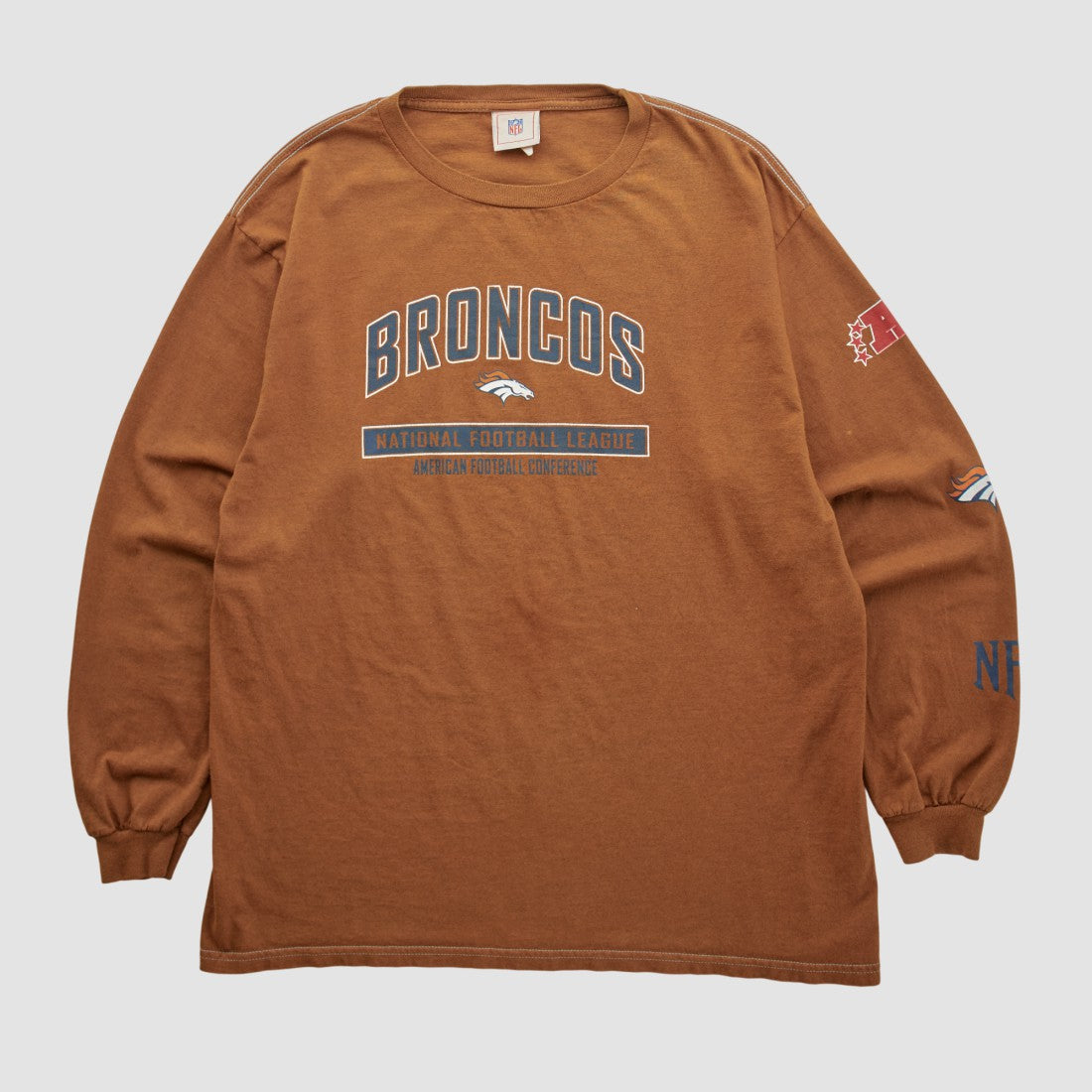 Denver Broncos NFL 2000s Long Sleeve T-shirt - Clay Vintage - Fanatics