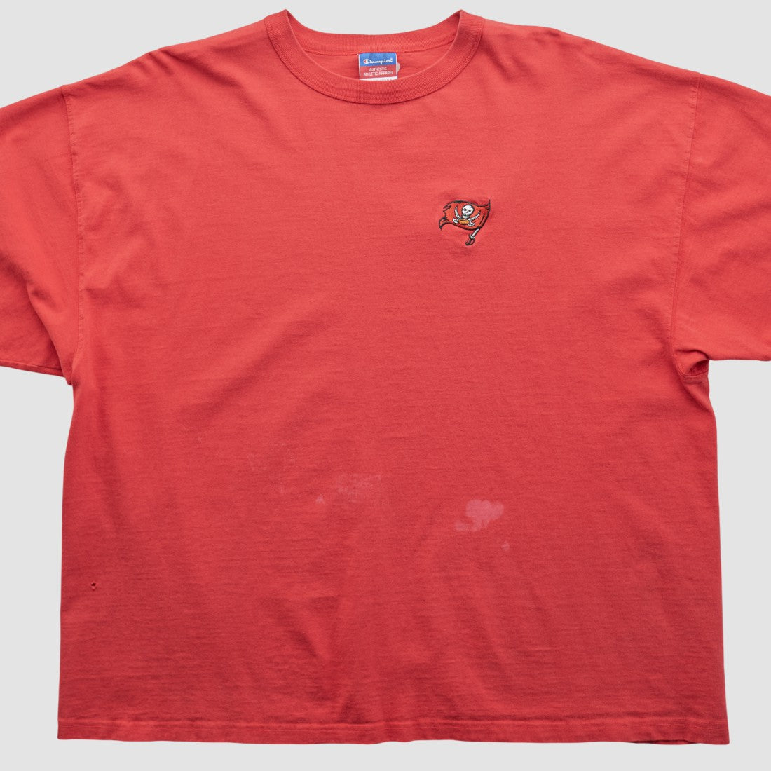 Tampa Bay Buccaneers Champion 2000s T-shirt - Red Vintage - Fanatics