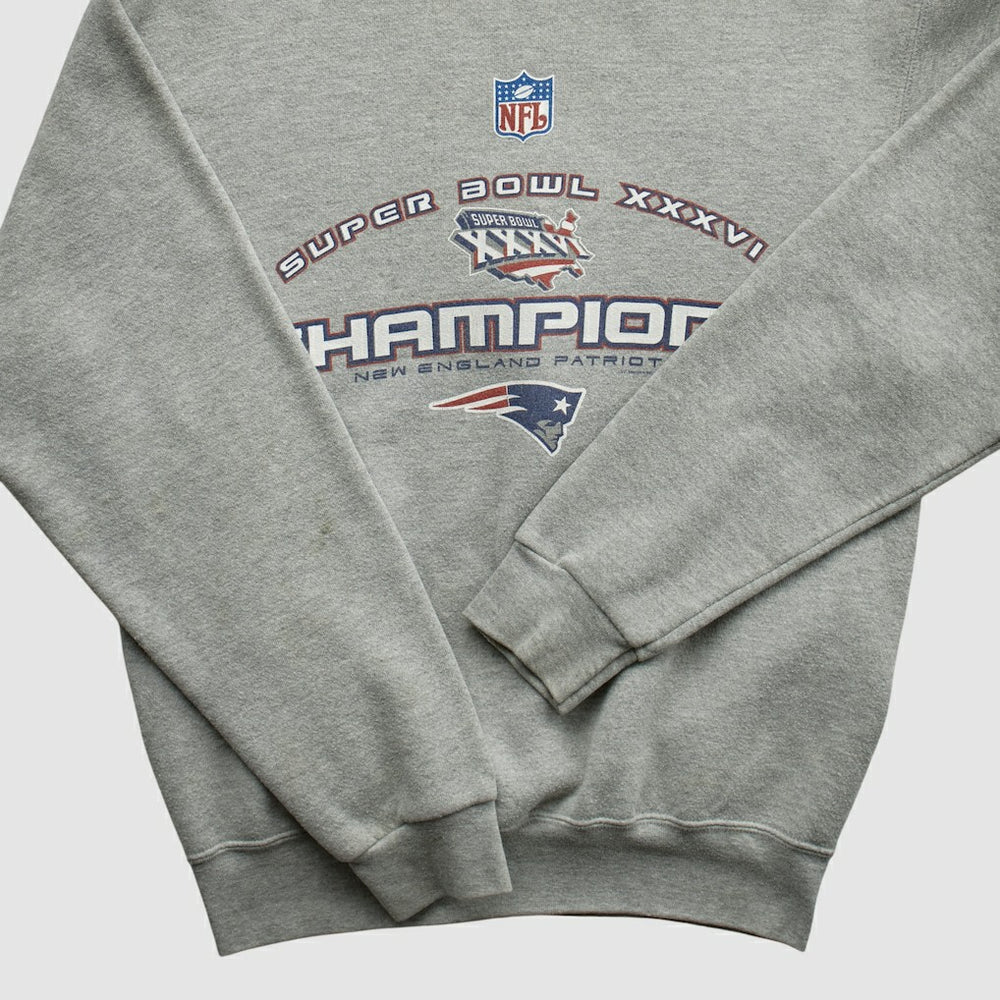 New England Patriots Lee Sport 2002 Pullover Sweatshirt - Heather Gray Vintage - Fanatics