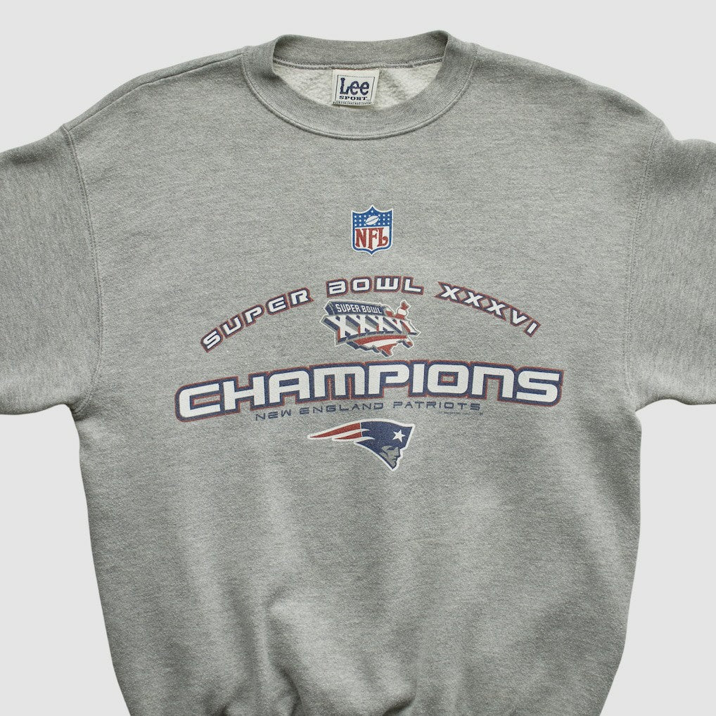 New England Patriots Lee Sport 2002 Pullover Sweatshirt - Heather Gray Vintage - Fanatics
