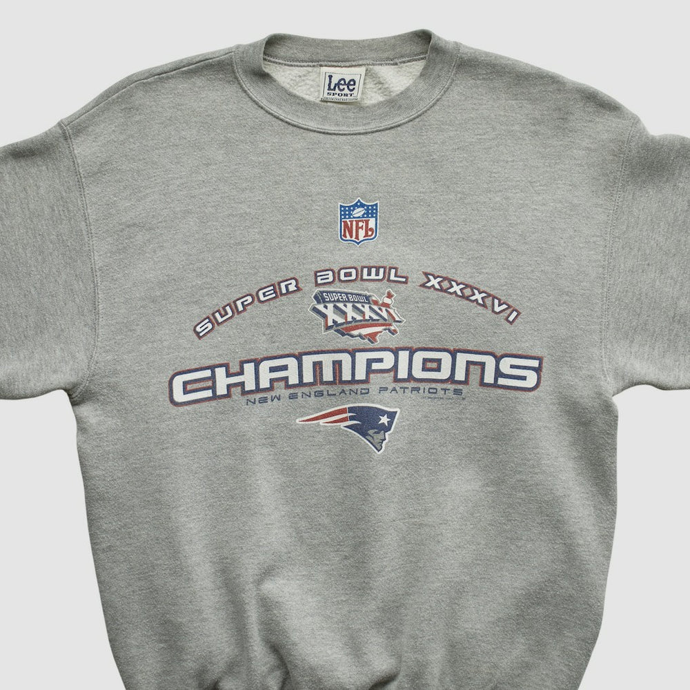 New England Patriots Lee Sport 2002 Pullover Sweatshirt - Heather Gray Vintage - Fanatics