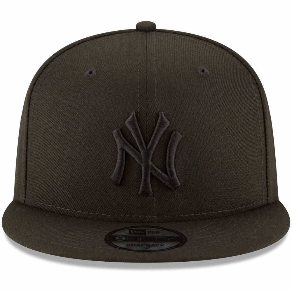 New York Yankees New Era Black on Black 9FIFTY Team Snapback Adjustable Hat Near Me