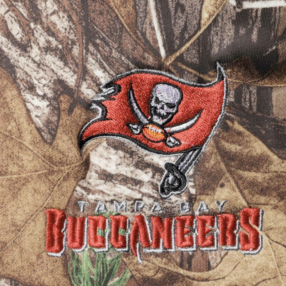 Tampa Bay Buccaneers Dunbrooke Circle Champion Tech Fleece Pullover Hoodie - Realtree Camo - NFL