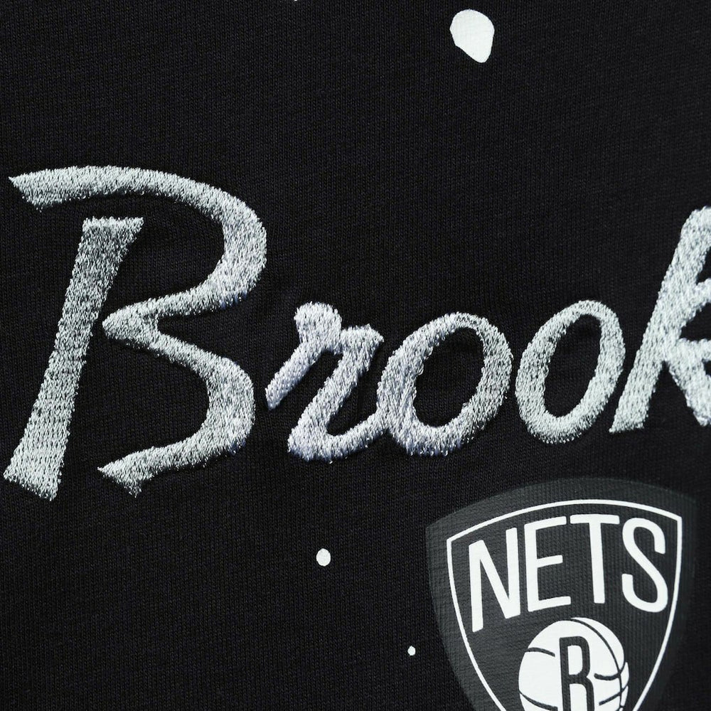 Nike Brooklyn Nets Women's Courtside Splatter Cropped T-Shirt Black