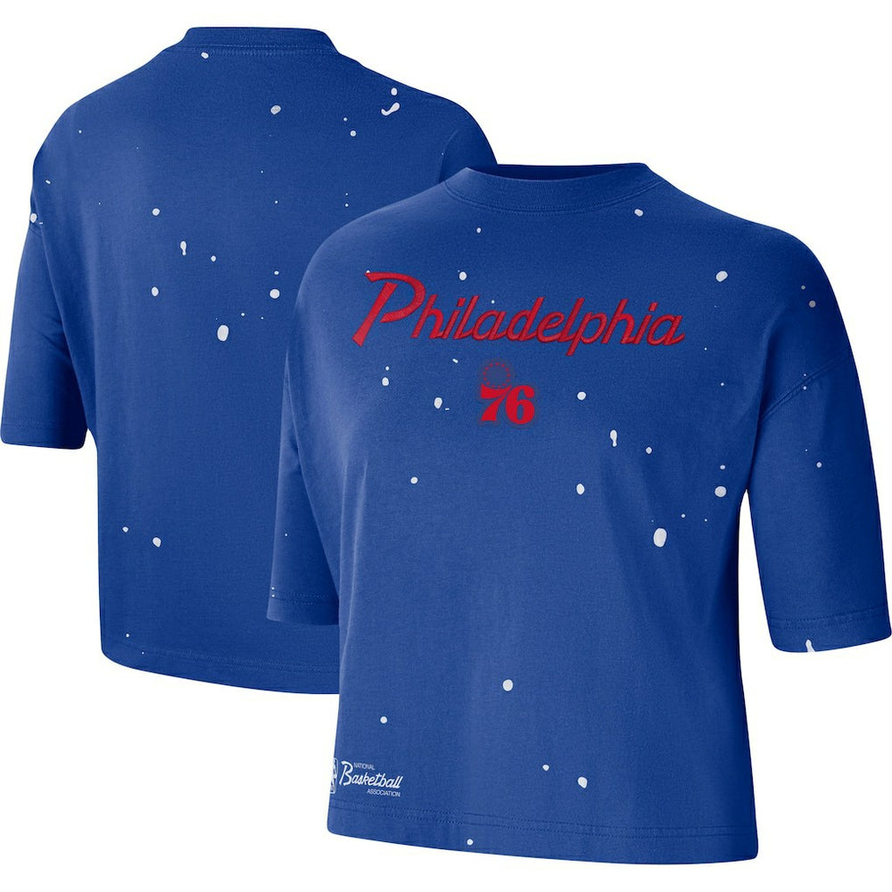 Nike Philadelphia 76ers Women's Courtside Splatter Cropped T-Shirt Royal