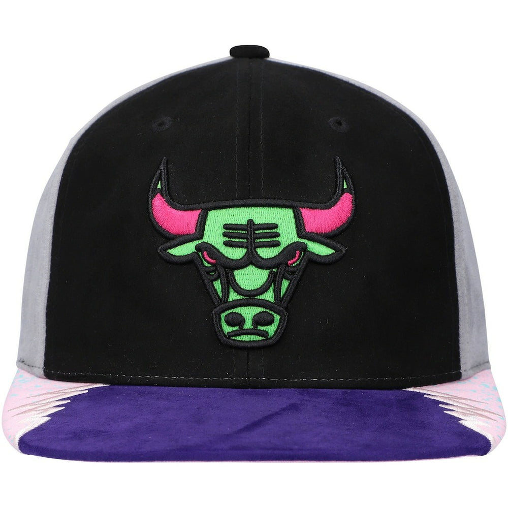 Mitchell & Ness Chicago Bulls Day 5 Snapback Hat Black/Pink