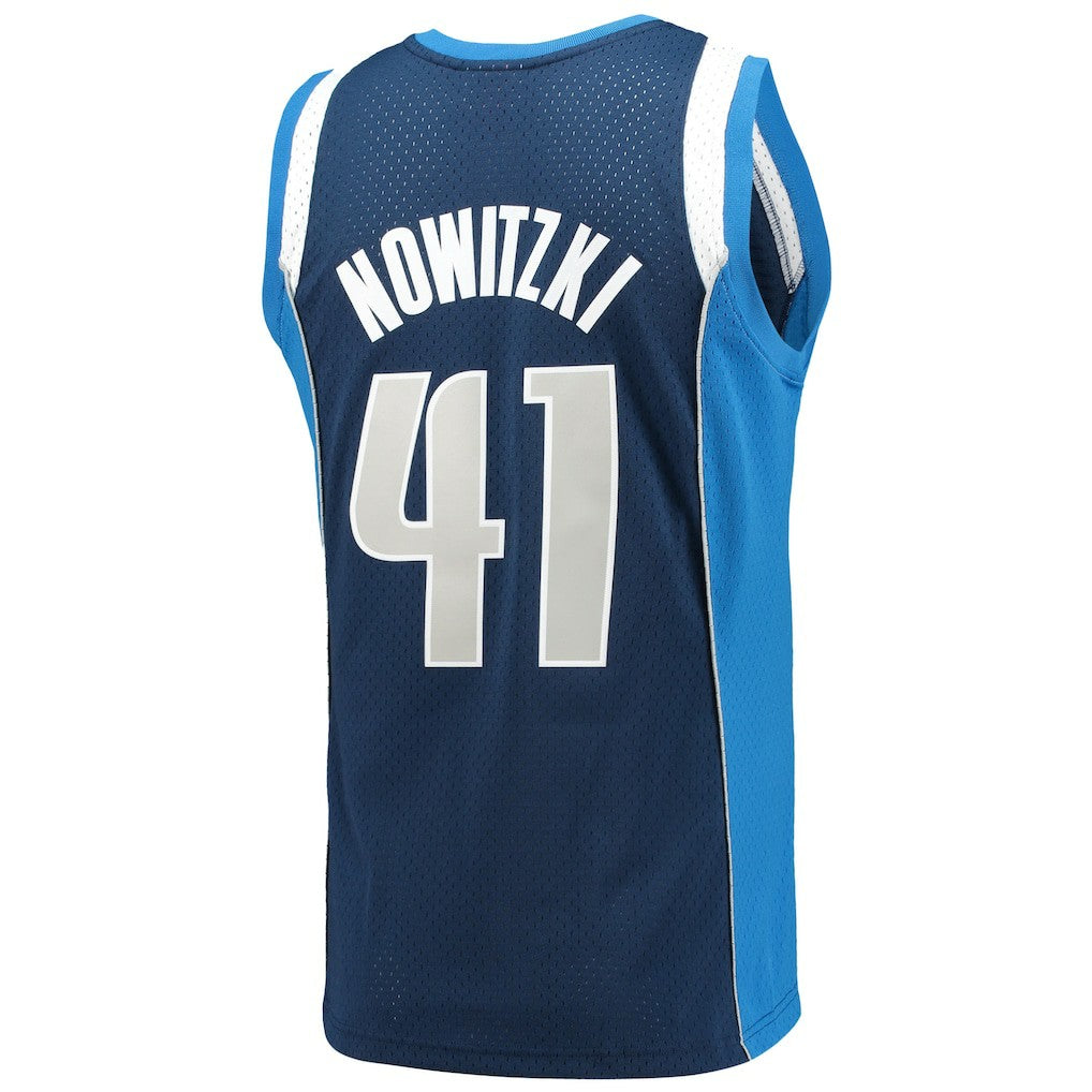 Mitchell & Ness Dirk Nowitzki Dallas Mavericks 2011/12 Hardwood Classics Swingman Jersey Navy