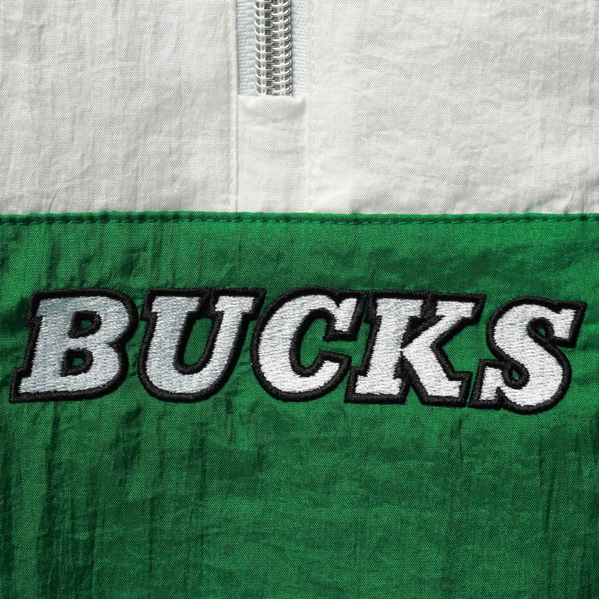Mitchell & Ness Milwaukee Bucks Women's Half-Zip Windbreaker 2.0 Hoodie Green