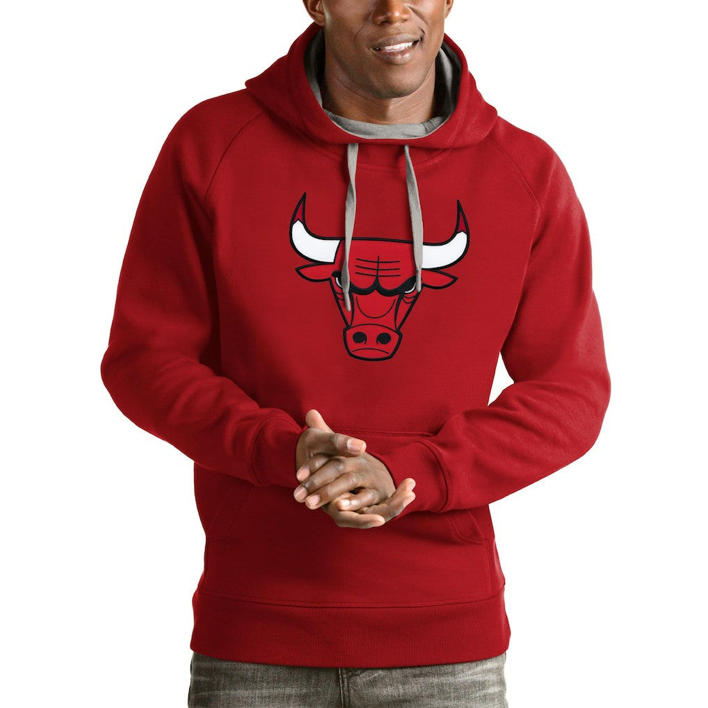 Chicago Bulls Antigua Logo Victory Pullover Hoodie Red