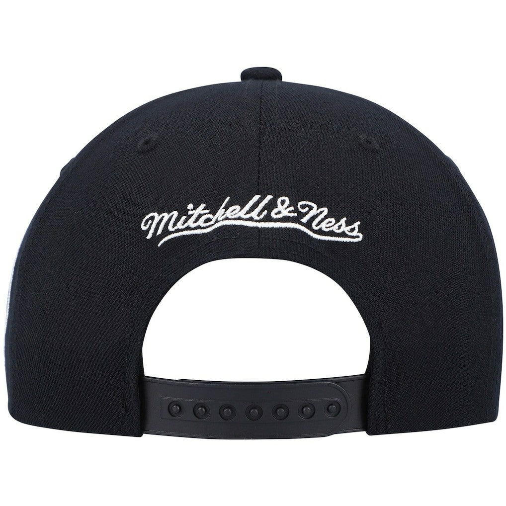 Mitchell & Ness Brooklyn Nets Hardwood Classics Script 2.0 Snapback Hat Black