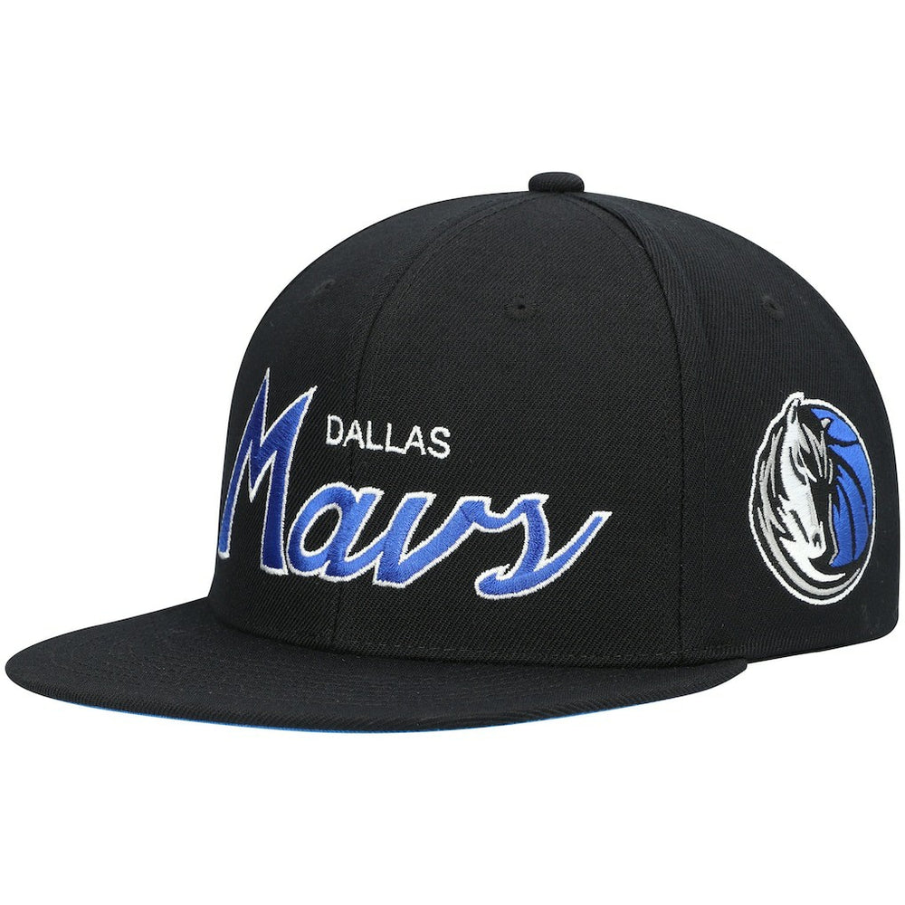 Mitchell & Ness Dallas Mavericks Hardwood Classics Script 2.0 Snapback Hat Black