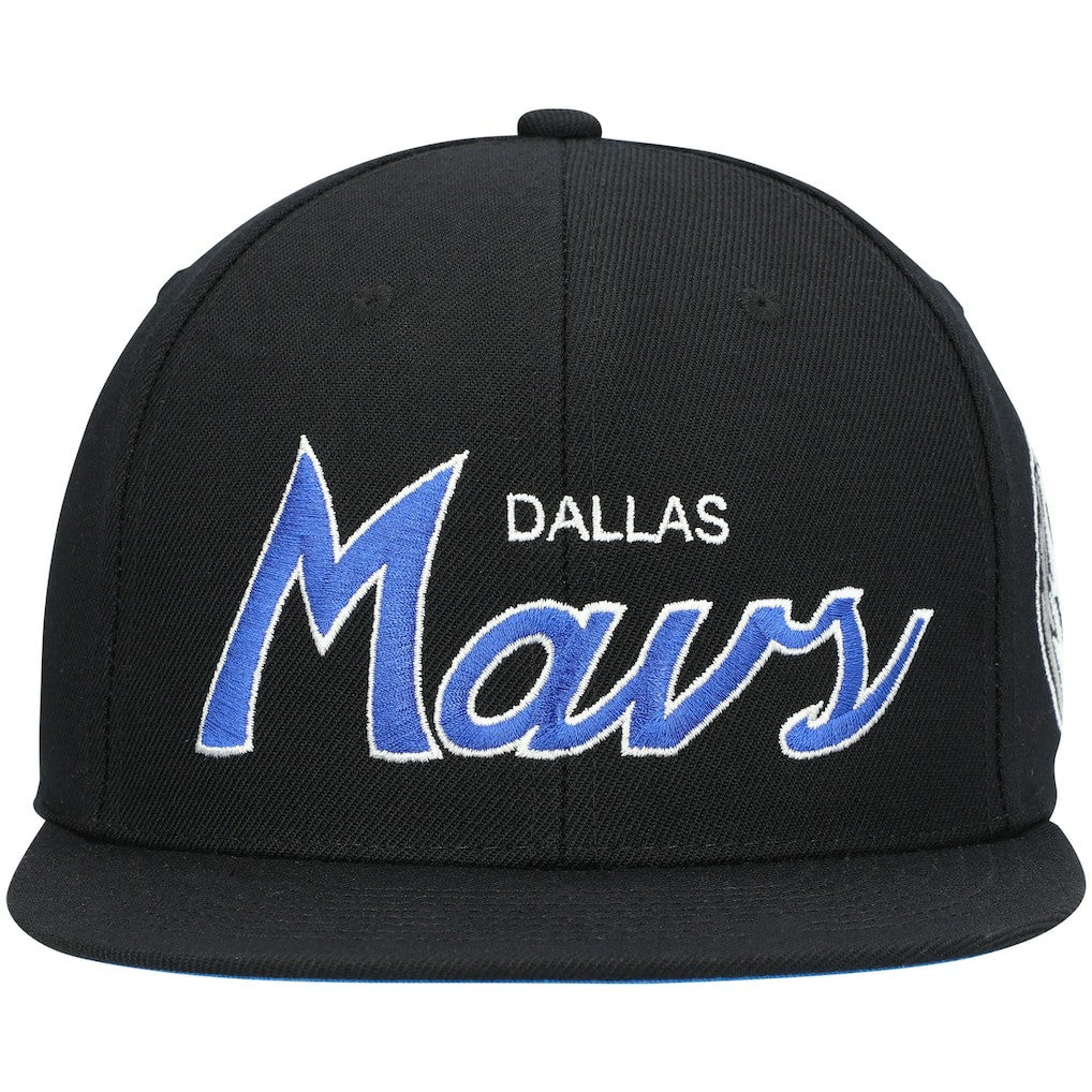 Mitchell & Ness Dallas Mavericks Hardwood Classics Script 2.0 Snapback Hat Black
