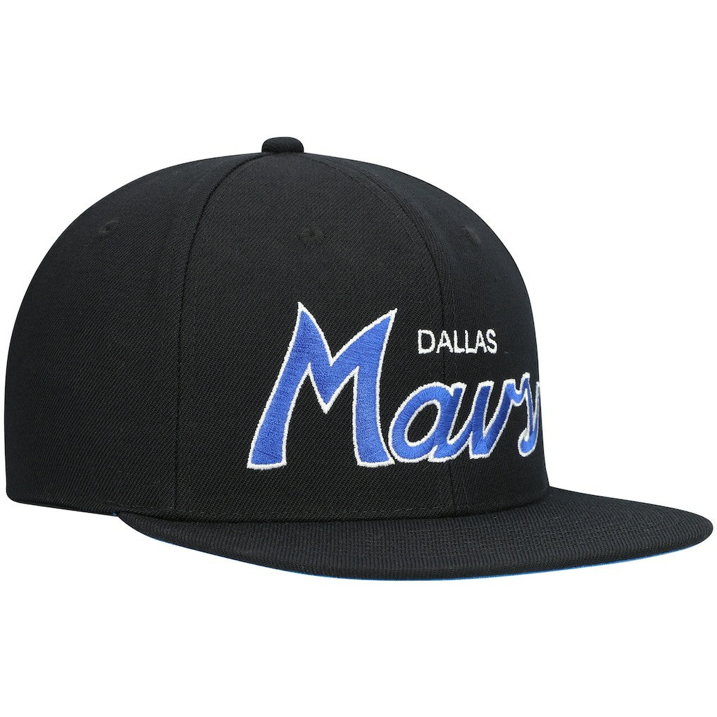 Mitchell & Ness Dallas Mavericks Hardwood Classics Script 2.0 Snapback Hat Black