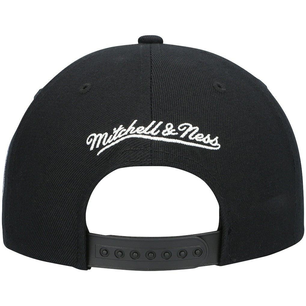 Mitchell & Ness Dallas Mavericks Hardwood Classics Script 2.0 Snapback Hat Black