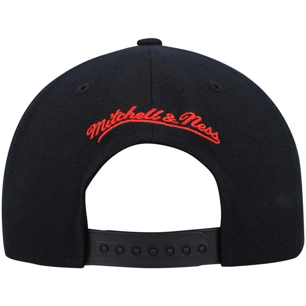 Mitchell & Ness Toronto Raptors Team Two-Tone 2.0 Snapback Hat Black/Red