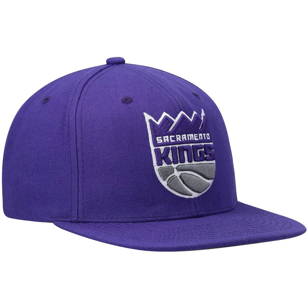 Mitchell & Ness Sacramento Kings Ground 2.0 Snapback Hat Purple