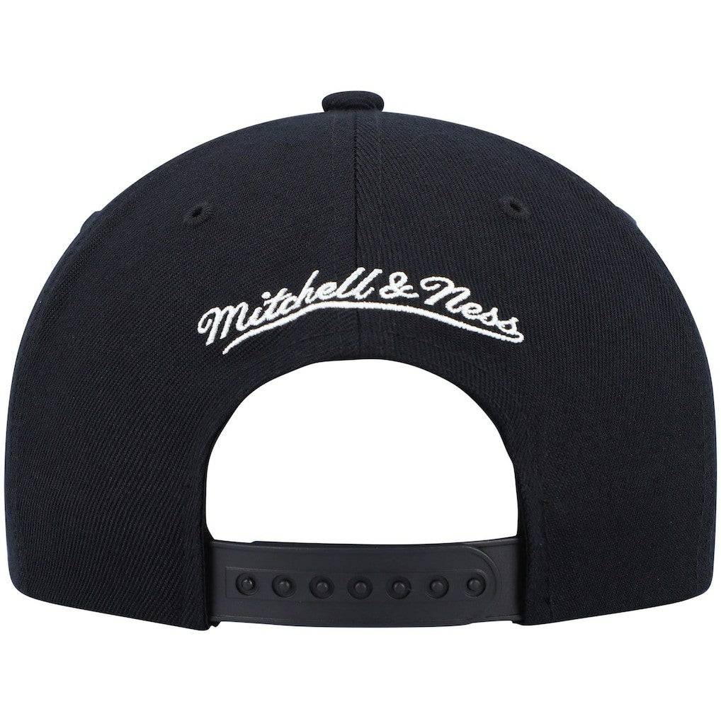 Mitchell & Ness Toronto Raptors Ground 2.0 Snapback Hat Black