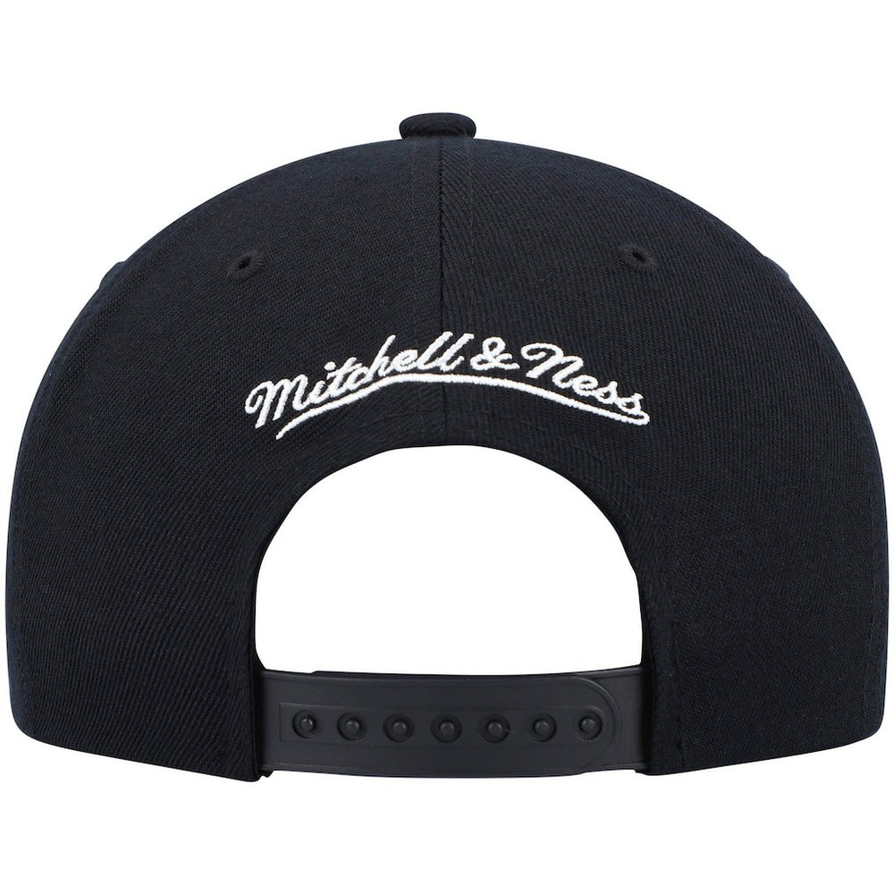 Mitchell & Ness Toronto Raptors Ground 2.0 Snapback Hat Black