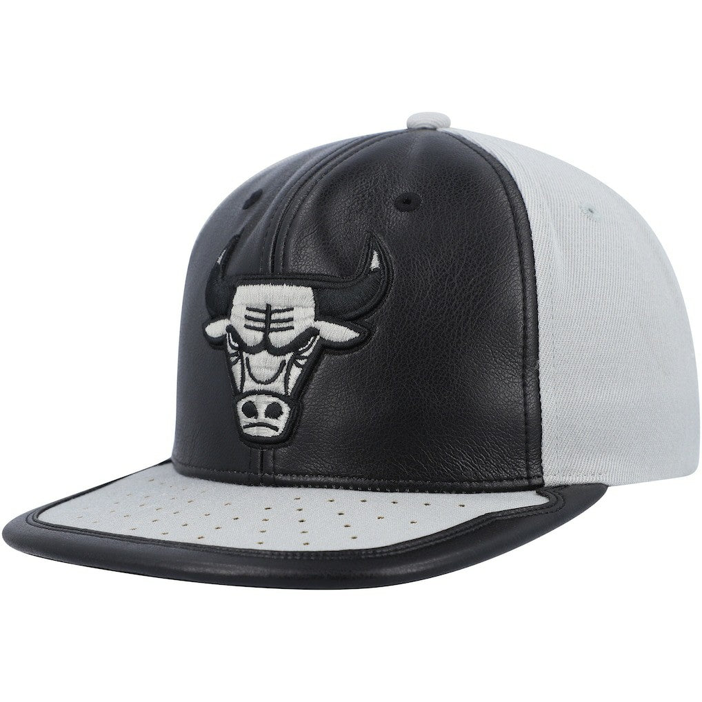 Mitchell & Ness Chicago Bulls Day One Snapback Hat Black/Gray