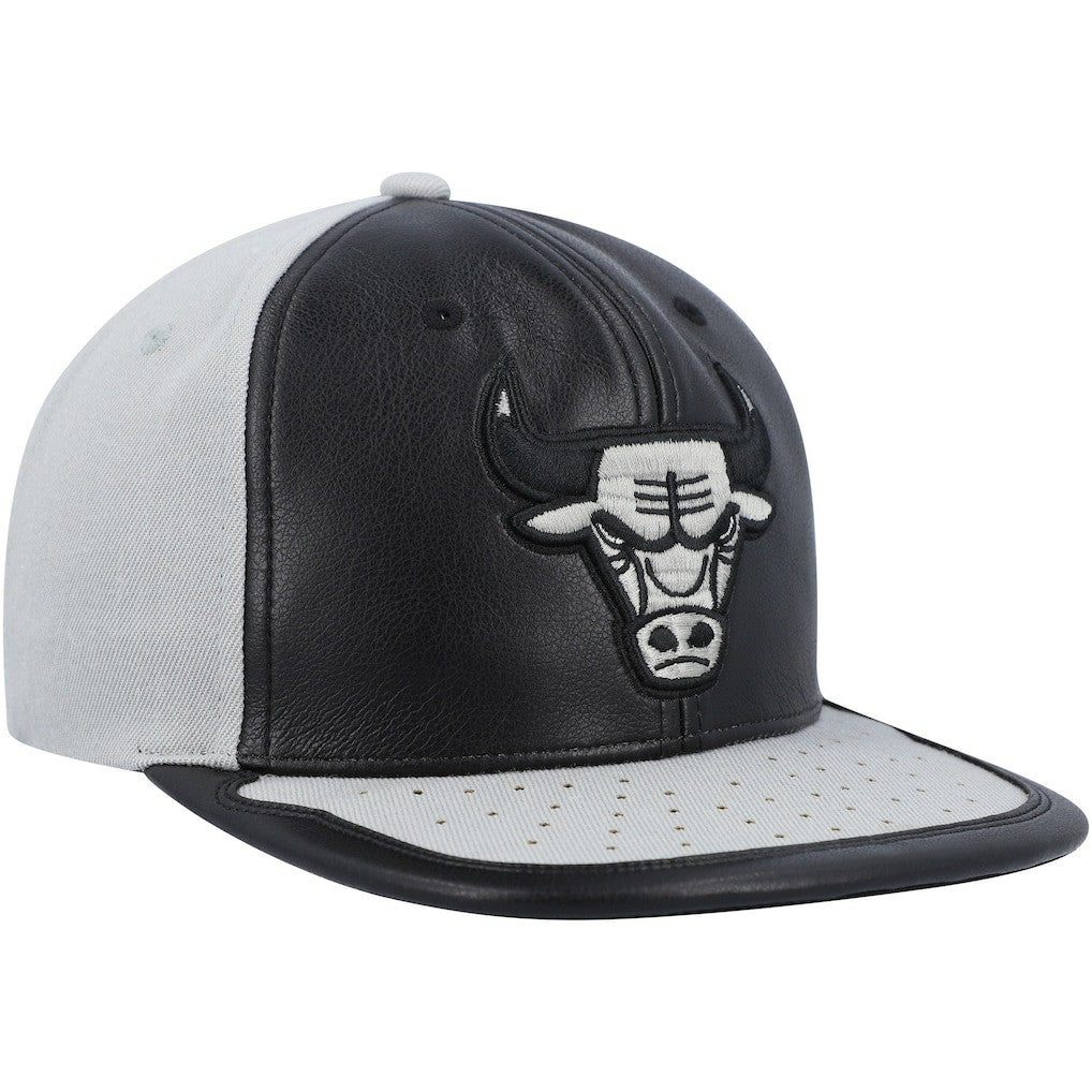 Mitchell & Ness Chicago Bulls Day One Snapback Hat Black/Gray