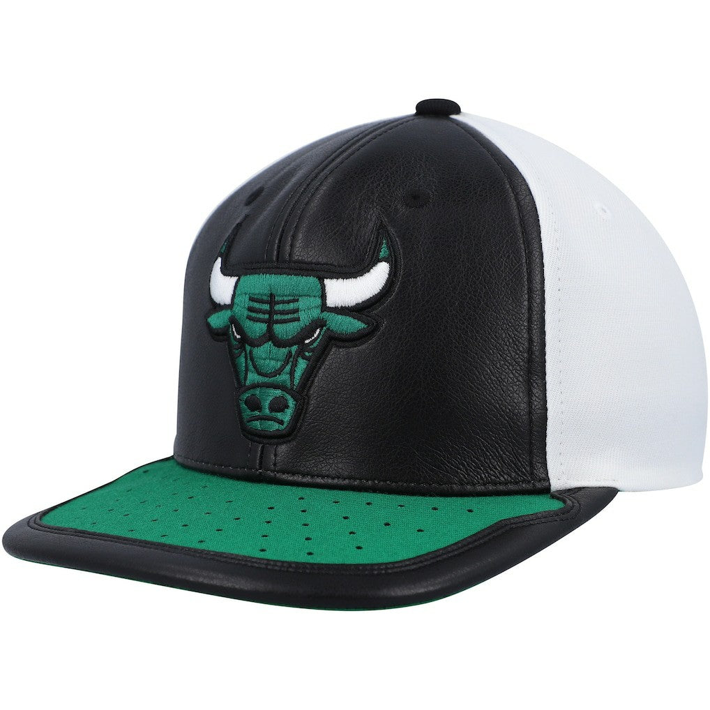Mitchell & Ness Chicago Bulls Day One Snapback Hat White/Green
