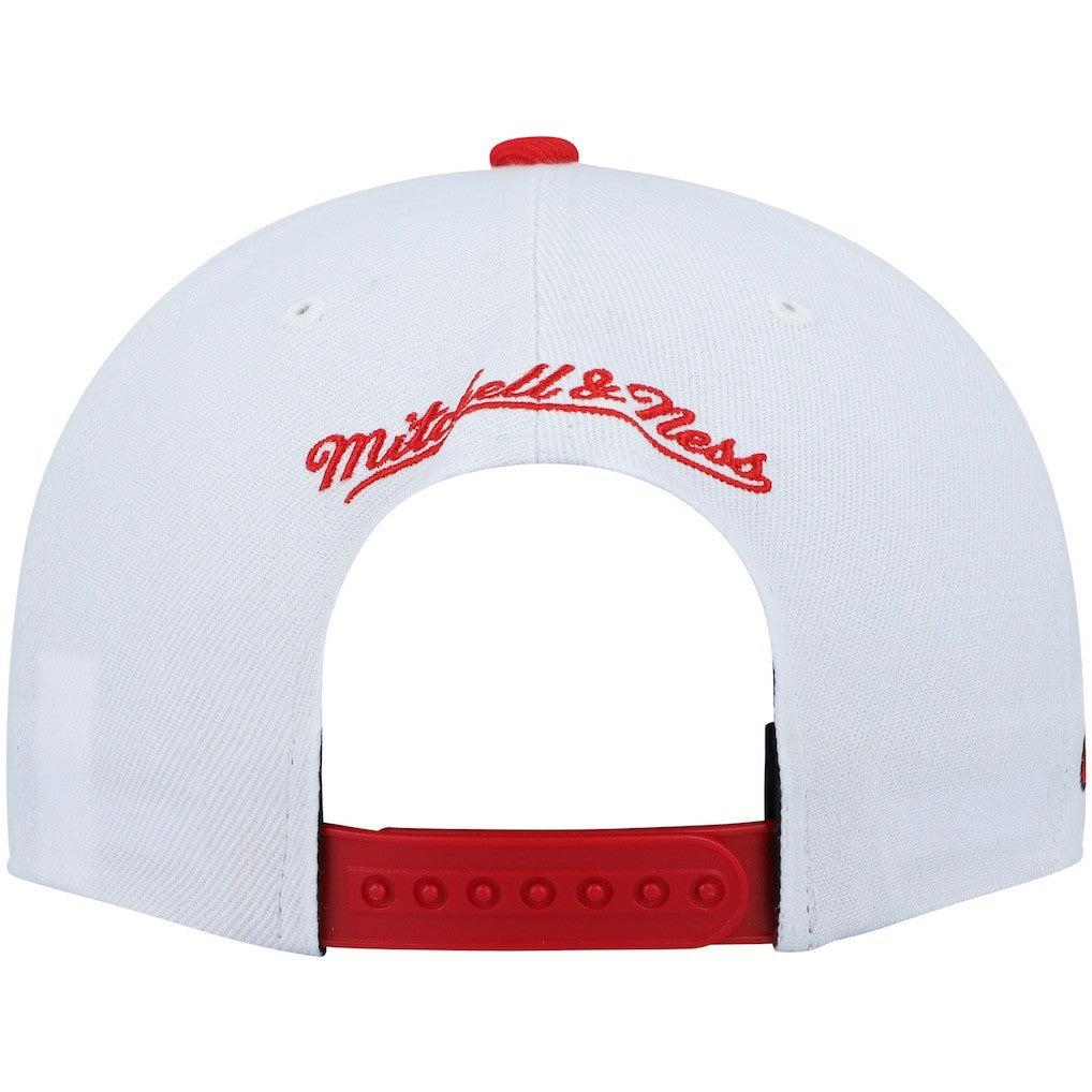 Mitchell & Ness Chicago Bulls Hardwood Classics Snapback Hat White/Red